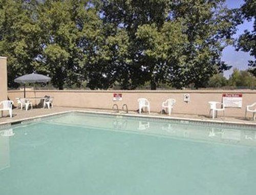 Motel Travelers 2*